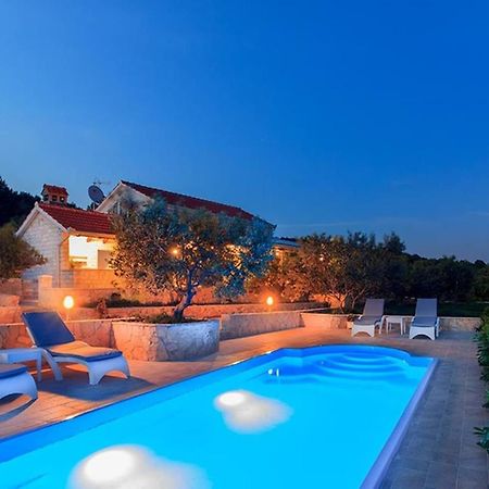 Traditional Dalmatian Stone House By The Sea أوكغوك غورنيي المظهر الخارجي الصورة