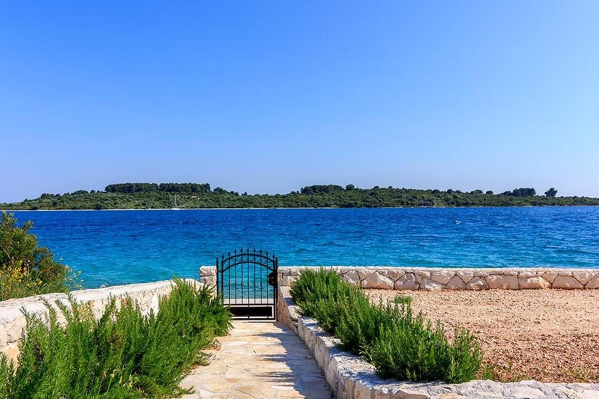 Traditional Dalmatian Stone House By The Sea أوكغوك غورنيي المظهر الخارجي الصورة