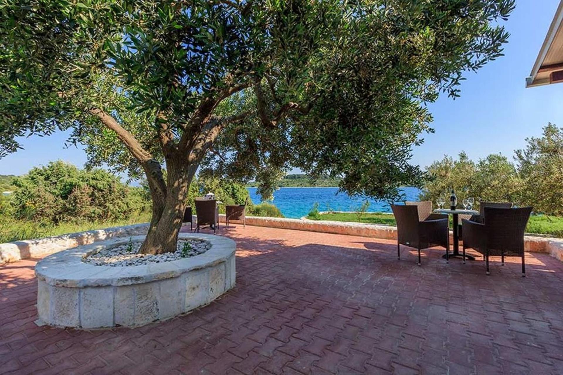 Traditional Dalmatian Stone House By The Sea أوكغوك غورنيي المظهر الخارجي الصورة